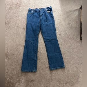 Levi’s relaxed boot cut 550